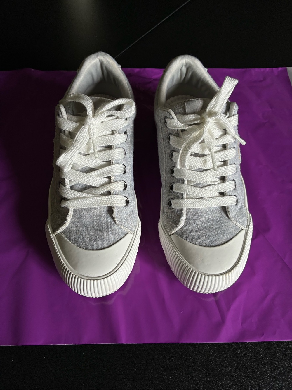 Rocket Dog Grey Canvas Low-Top Sneakers with White Trim